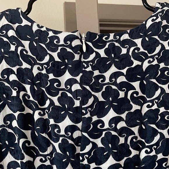 Navy & white designed top - Picture 4 of 6